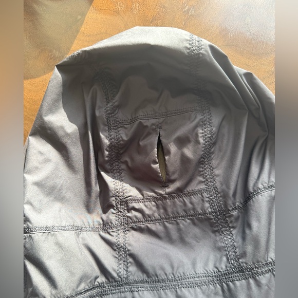 LULULEMON STRIPED RUNNING JACKET - Picture 8 of 12